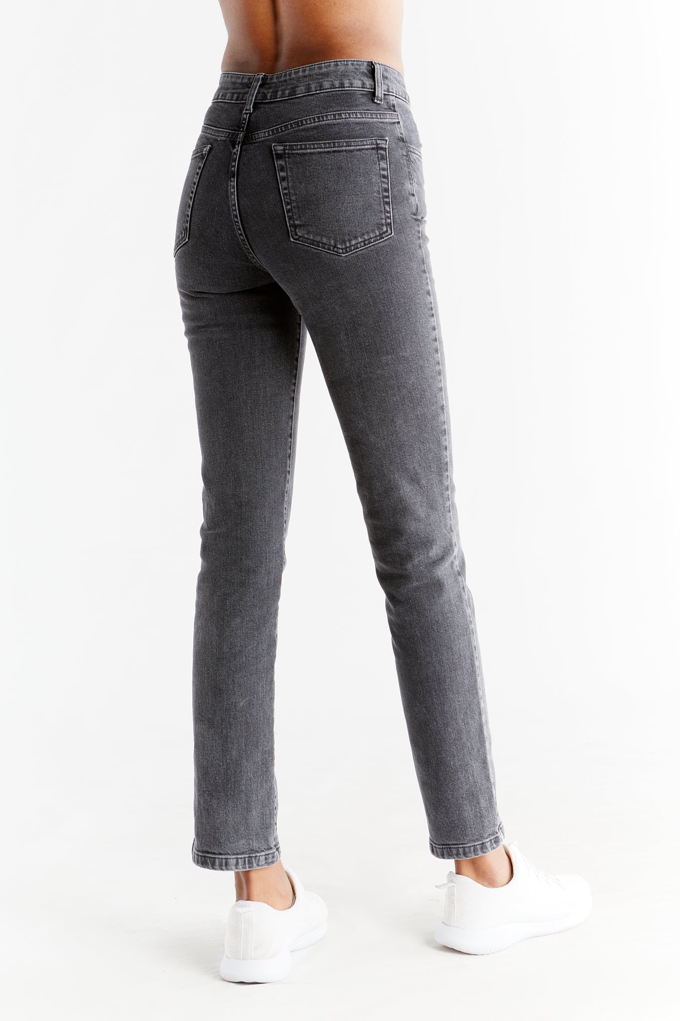 WQ1010-145 | Women Straight Fit - Carbon Gray